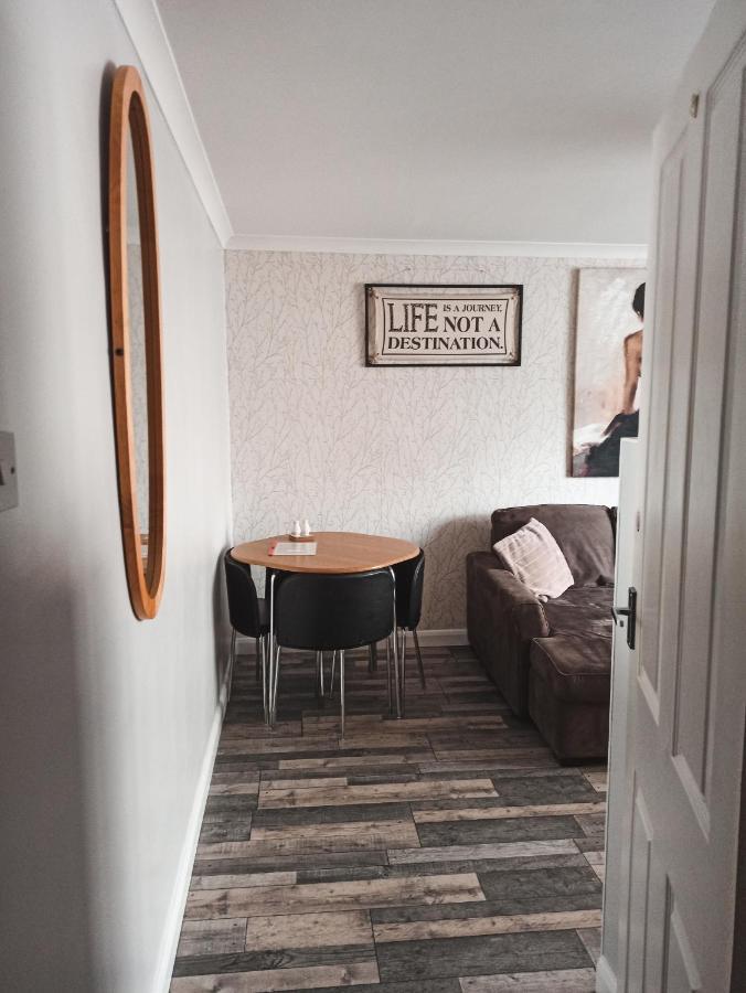 Esplanade Court Apartment With Communal Seasonal Heated Pool بيغْنْتون المظهر الخارجي الصورة
