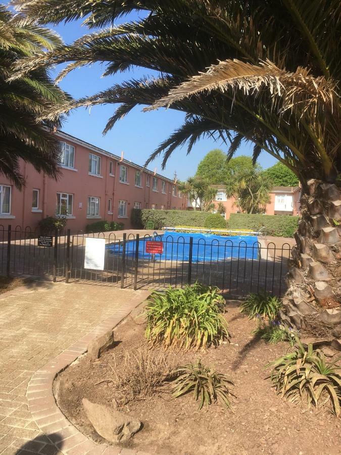 Esplanade Court Apartment With Communal Seasonal Heated Pool بيغْنْتون المظهر الخارجي الصورة